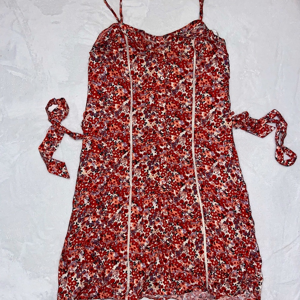 Red floral print summer dress Size small (4)
